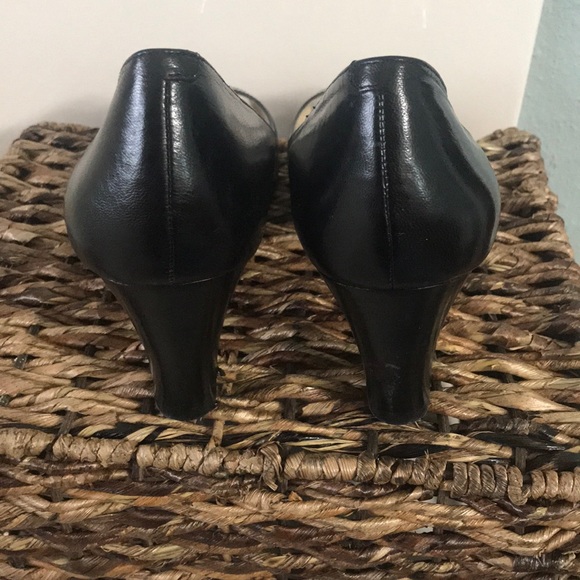 Ralph Lauren heels - Picture 6 of 7